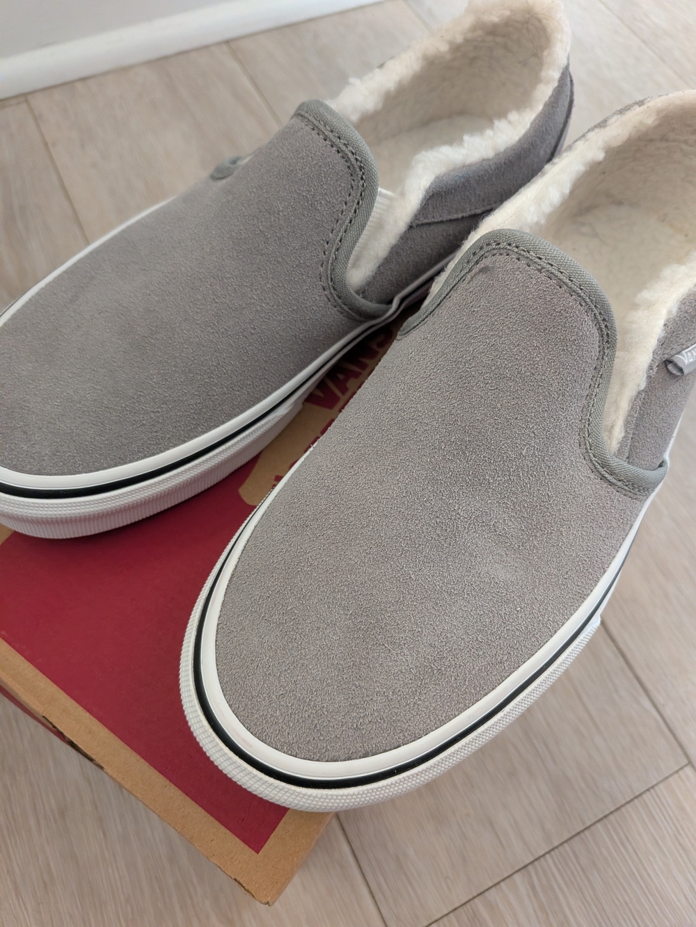 Vans Slip-On Sherpa-Lined Suede Sneakers - Gray - Picture 2 of 4